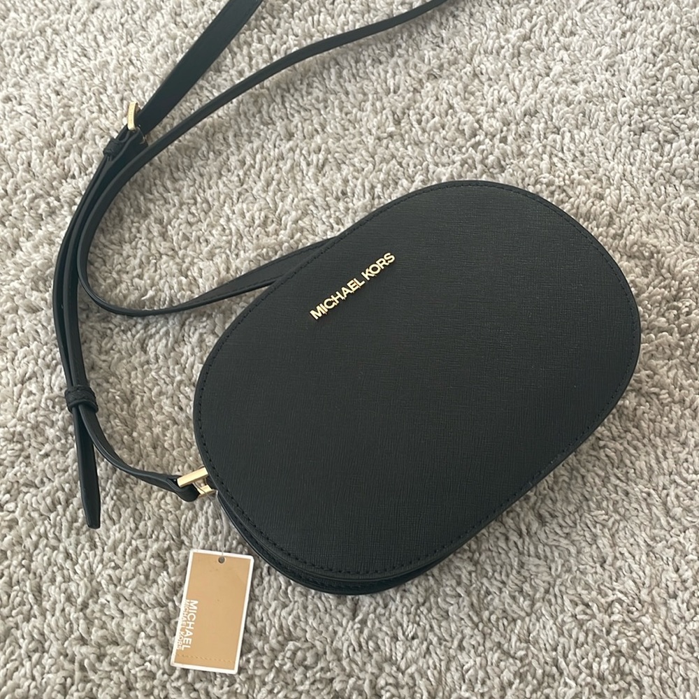 ❗️FINAL PRICE❗️NWT-Michael Kors Jet Set Travel Medium Oval Crossbody